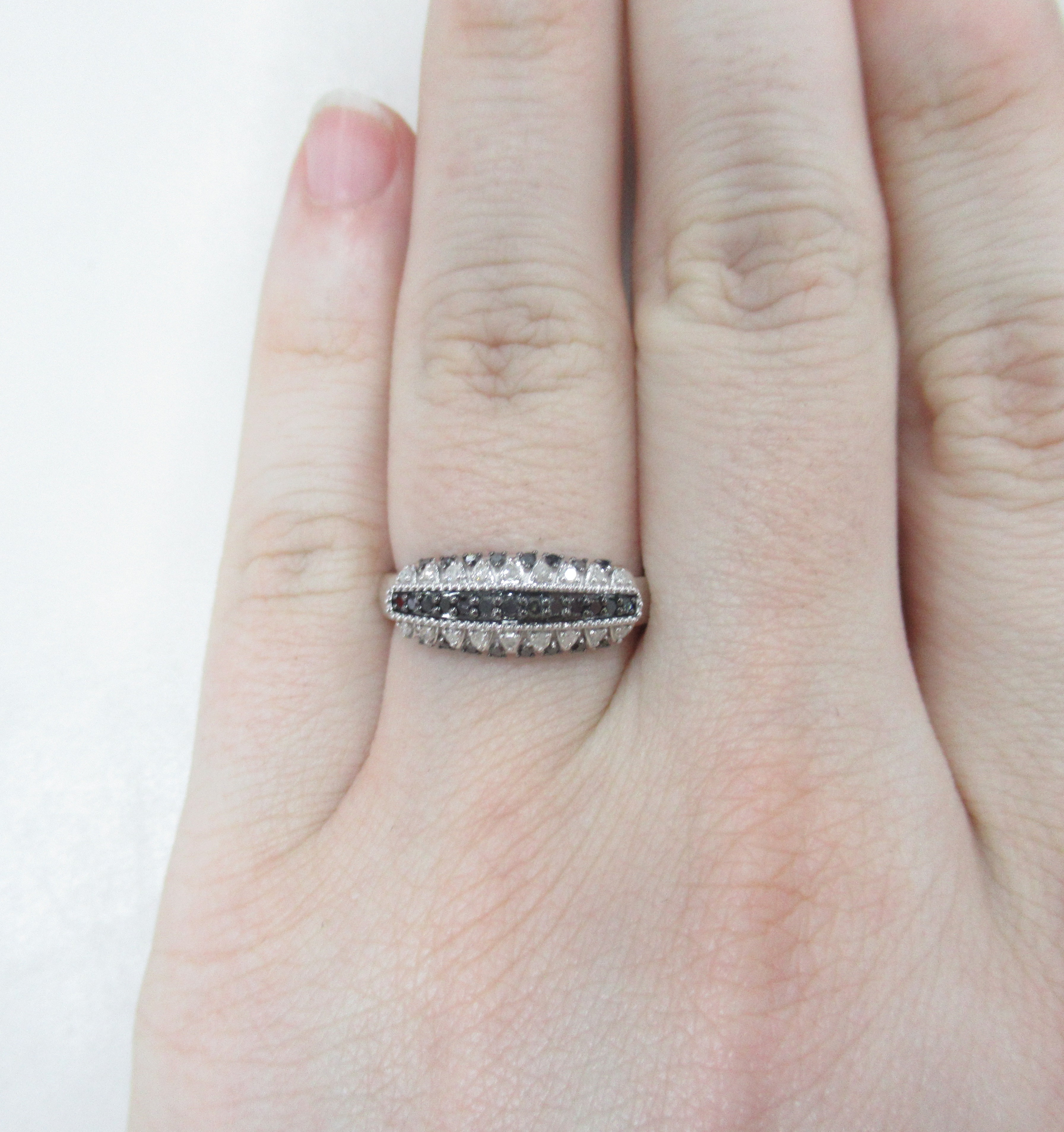 Серебряное кольцо с бриллиантами